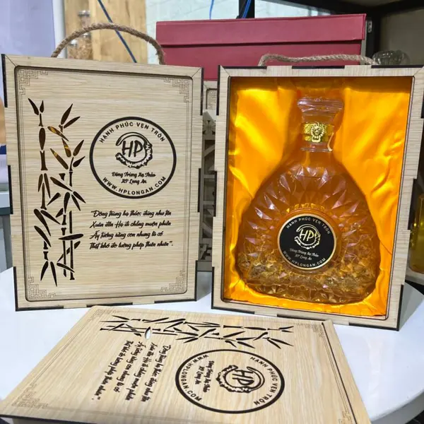 Rượu Đông Trùng Hạ Thảo Chai XO (có hộp quà) 750ml